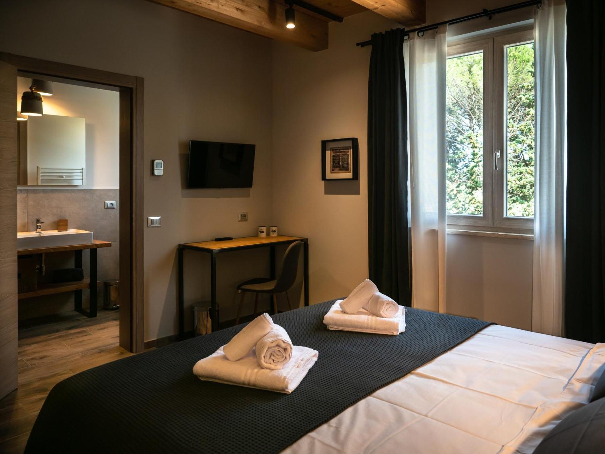 Sleep 'N' Ride Massa Marittima Hotel Exterior photo